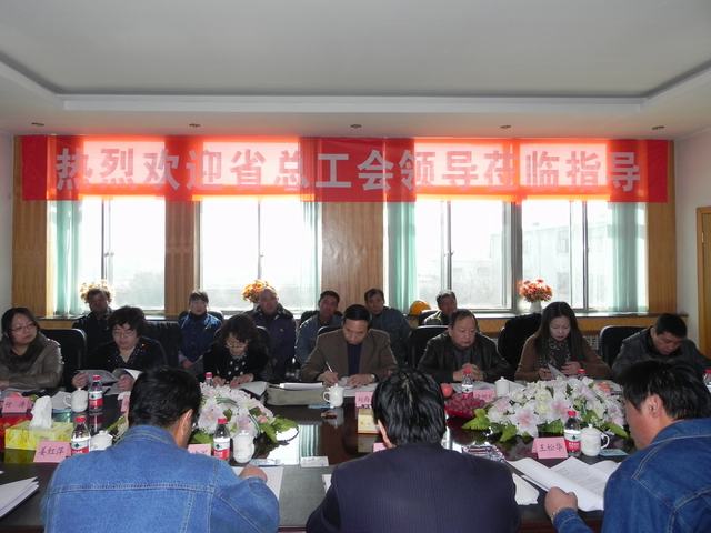 深入車間班組、“零距離”接觸職工、體驗(yàn)職工生活、傾聽職工心聲