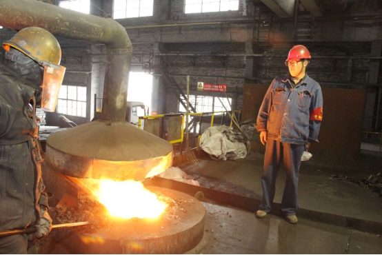 為降本，他“癡”心不改